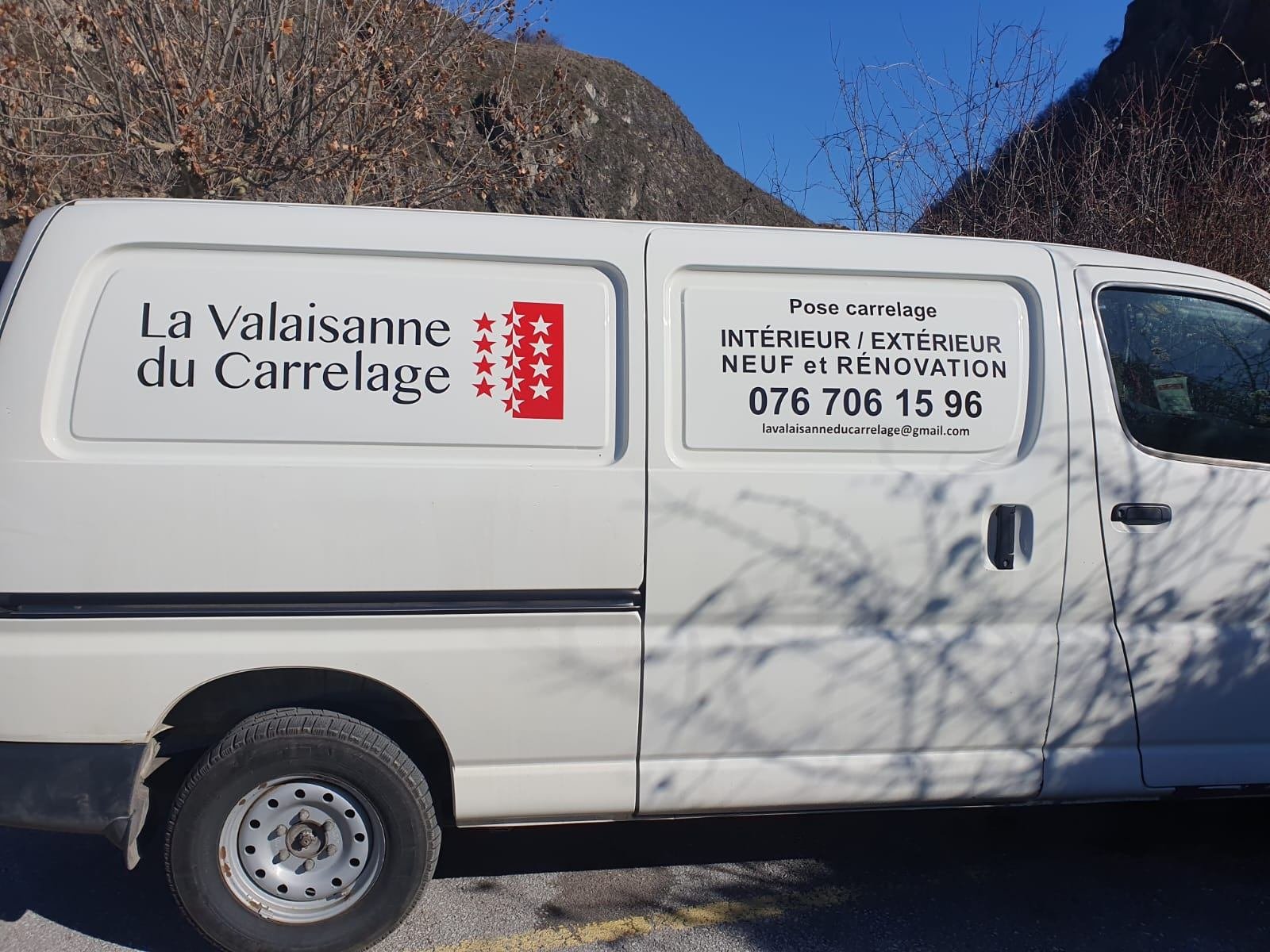 Camionnette de La Valaisanne du Carrelage à Martigny